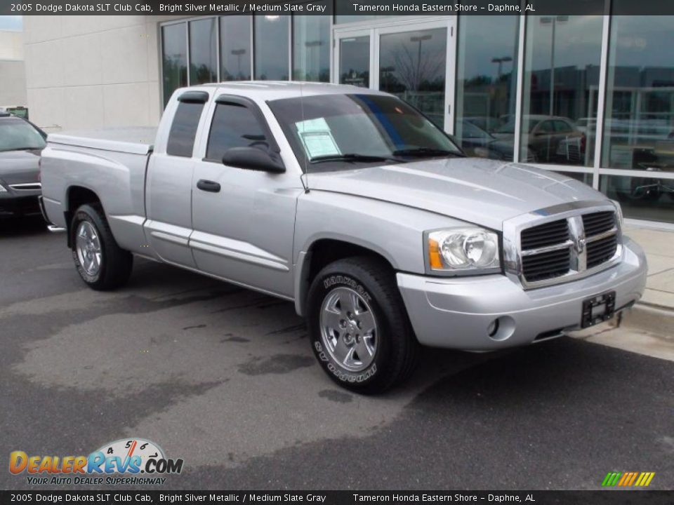 2005 Dodge Dakota SLT Club Cab Bright Silver Metallic / Medium Slate Gray Photo #3