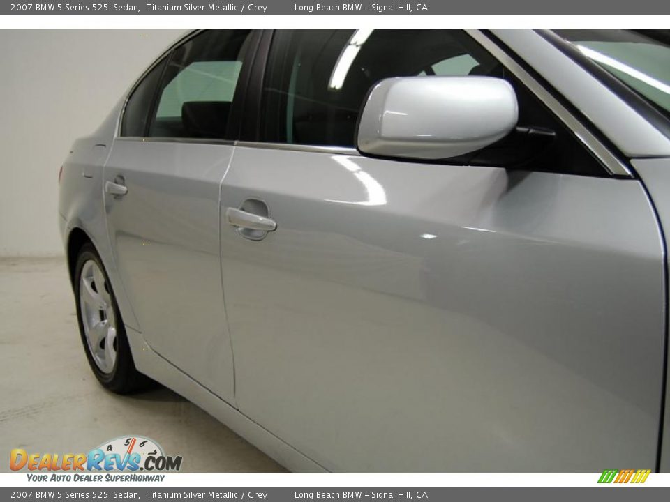 2007 BMW 5 Series 525i Sedan Titanium Silver Metallic / Grey Photo #4