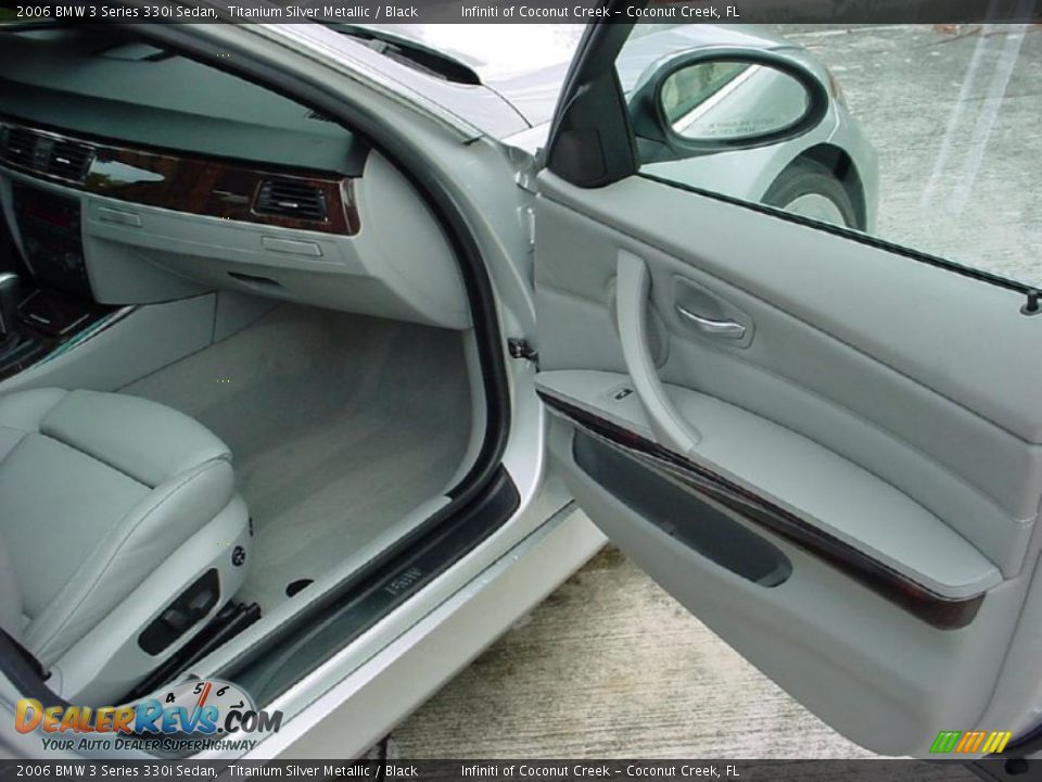 2006 BMW 3 Series 330i Sedan Titanium Silver Metallic / Black Photo #15