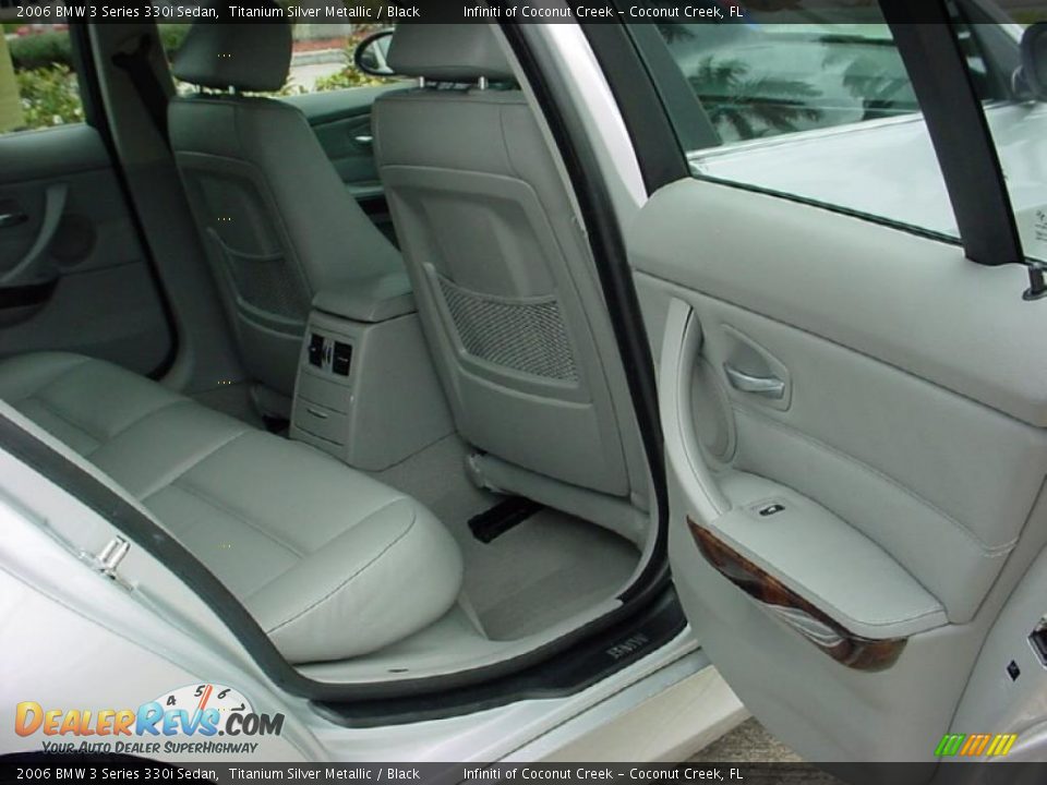 2006 BMW 3 Series 330i Sedan Titanium Silver Metallic / Black Photo #17