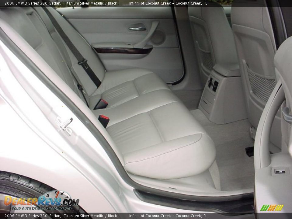 2006 BMW 3 Series 330i Sedan Titanium Silver Metallic / Black Photo #18