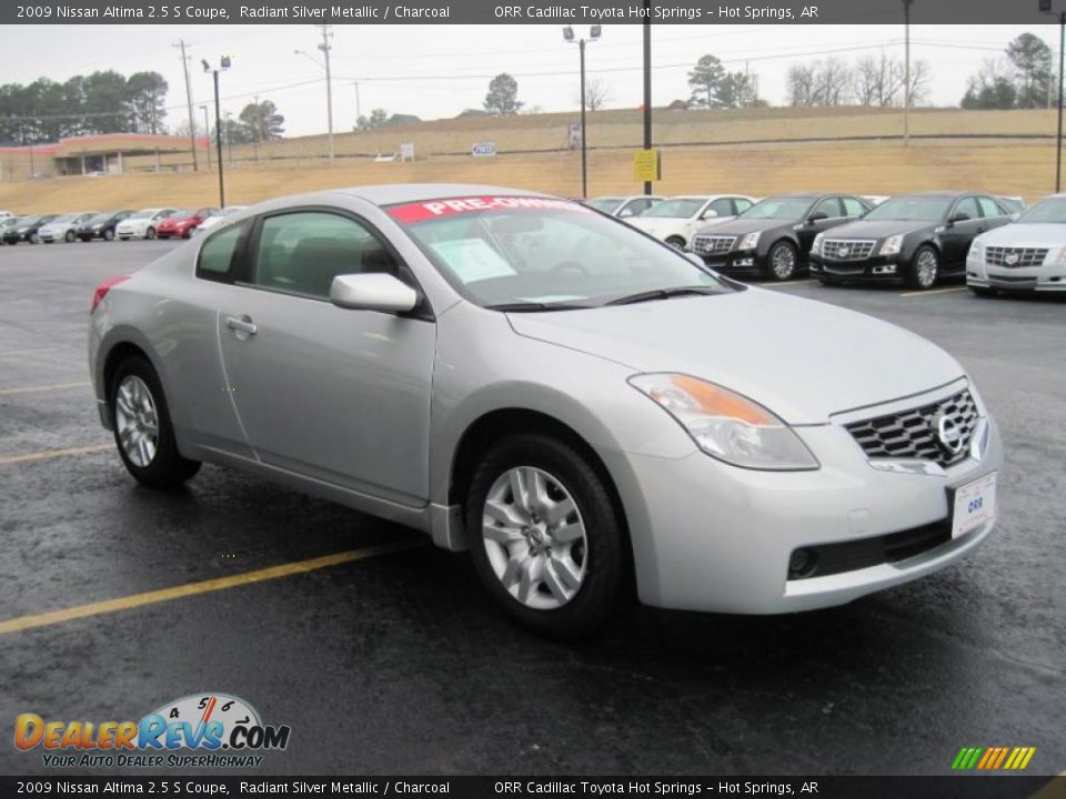 2009 Nissan Altima 2.5 S Coupe Radiant Silver Metallic / Charcoal Photo #2