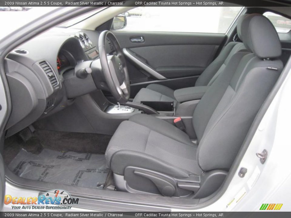 2009 Nissan Altima 2.5 S Coupe Radiant Silver Metallic / Charcoal Photo #8