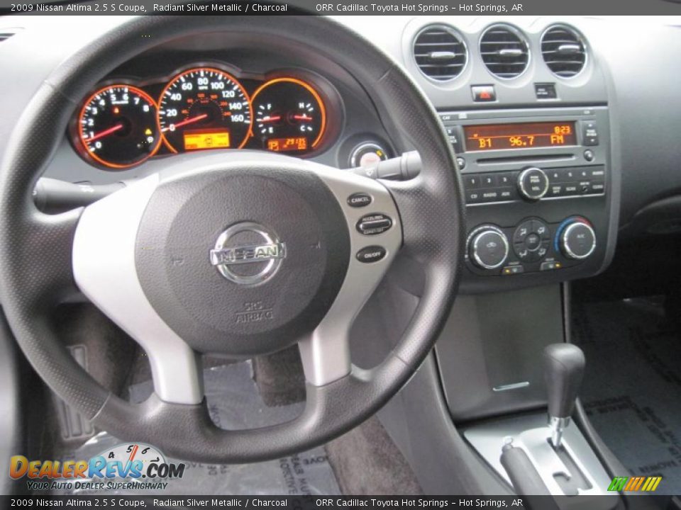 2009 Nissan Altima 2.5 S Coupe Radiant Silver Metallic / Charcoal Photo #9
