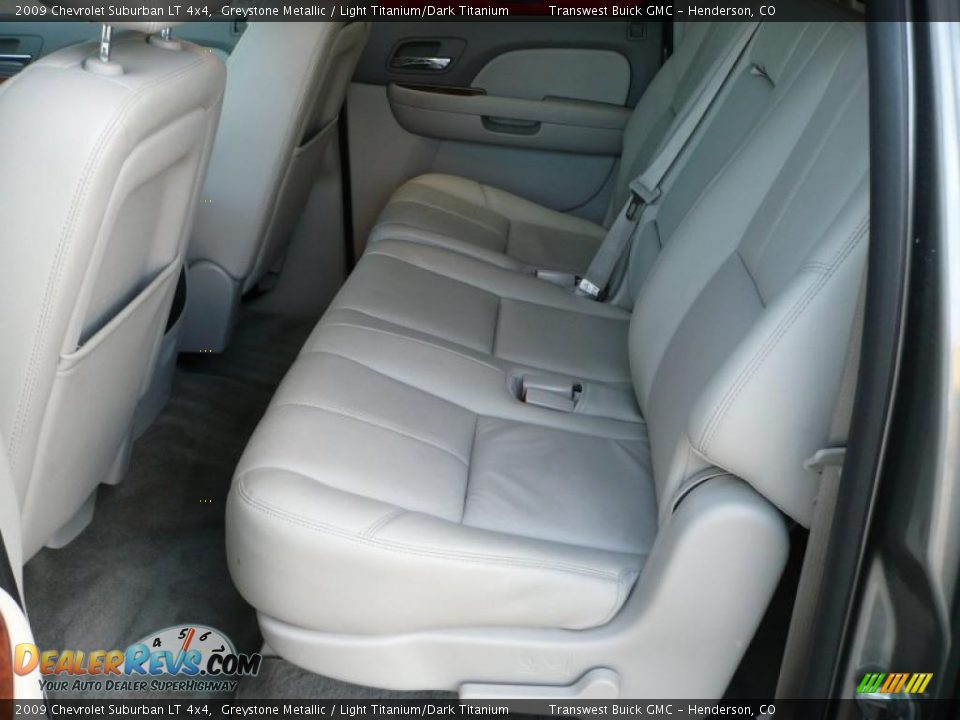 2009 Chevrolet Suburban LT 4x4 Greystone Metallic / Light Titanium/Dark Titanium Photo #10