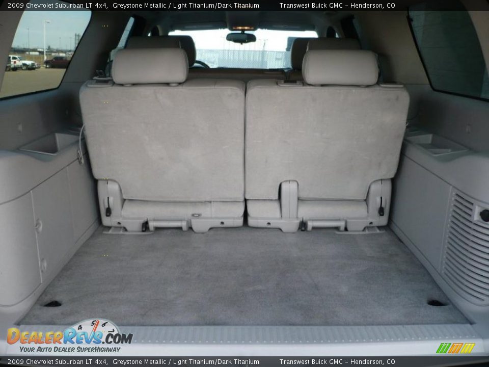 2009 Chevrolet Suburban LT 4x4 Greystone Metallic / Light Titanium/Dark Titanium Photo #11