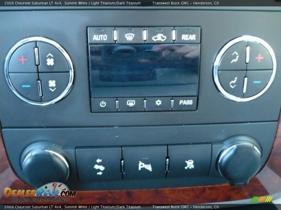 2009 Chevrolet Suburban LT 4x4 Summit White / Light Titanium/Dark Titanium Photo #16
