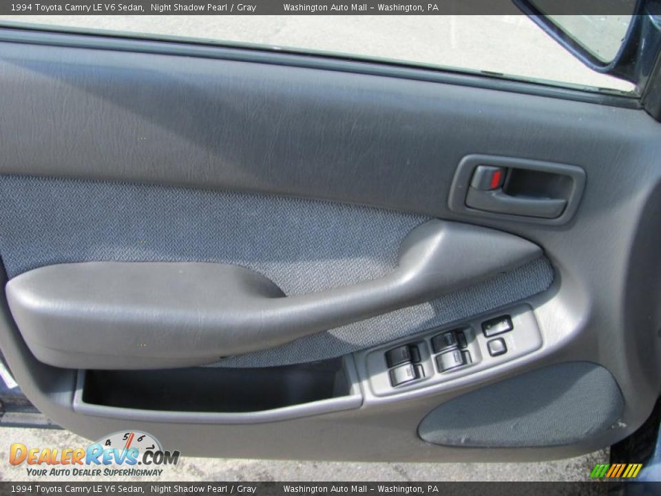 1994 Toyota Camry LE V6 Sedan Night Shadow Pearl / Gray Photo #12