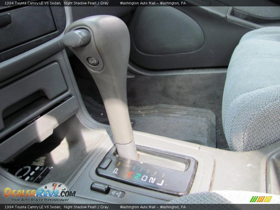 1994 Toyota Camry LE V6 Sedan Night Shadow Pearl / Gray Photo #13