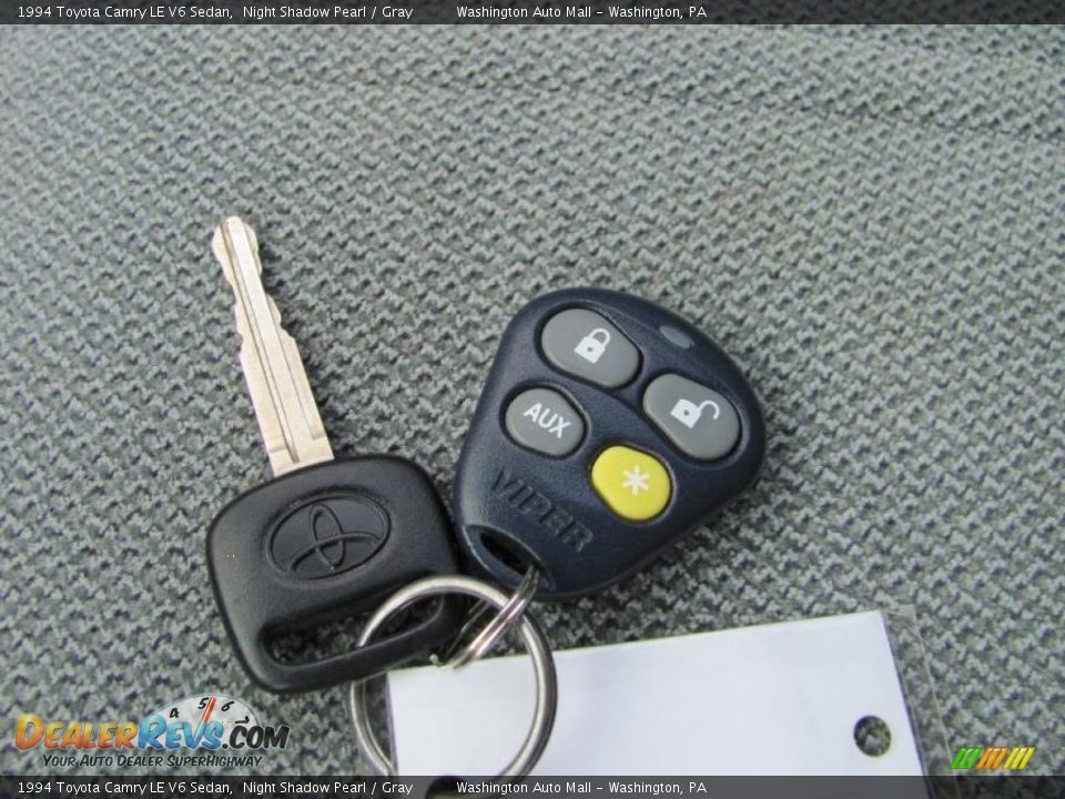 1994 Toyota Camry LE V6 Sedan Night Shadow Pearl / Gray Photo #17