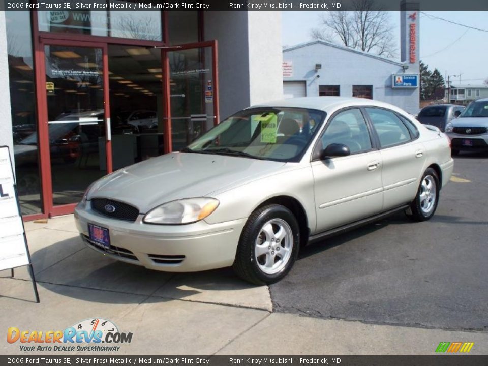 2006 Ford Taurus SE Silver Frost Metallic / Medium/Dark Flint Grey Photo #1