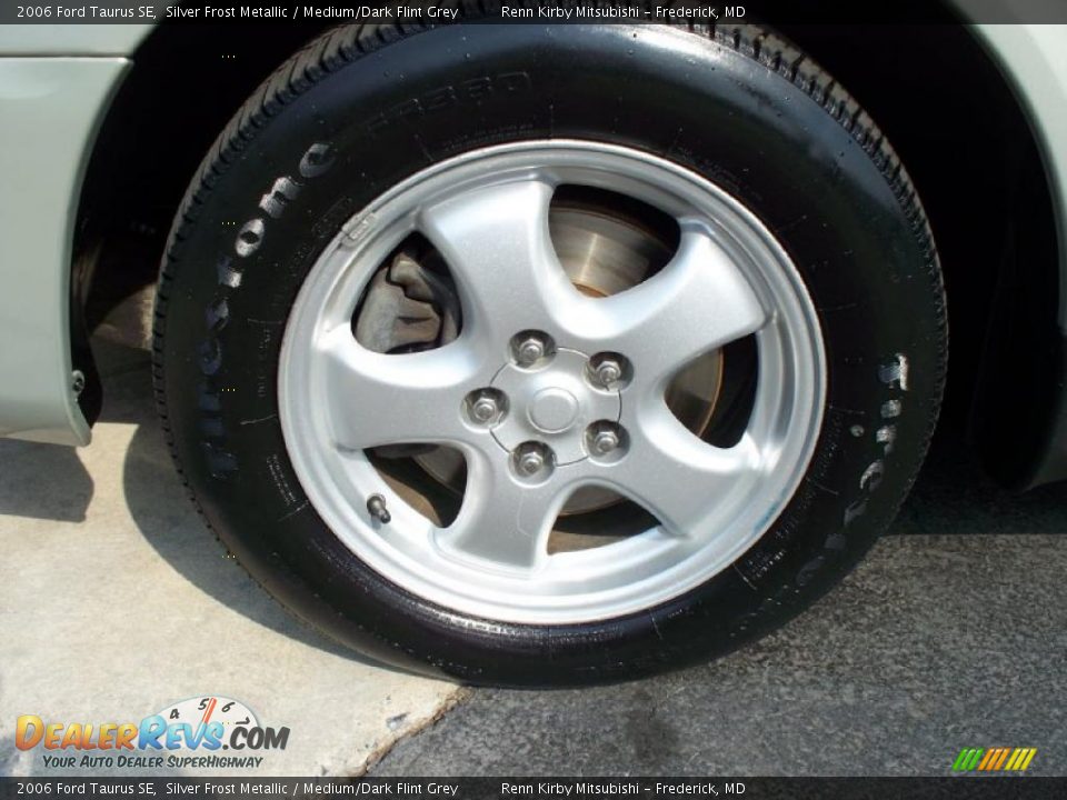 2006 Ford Taurus SE Silver Frost Metallic / Medium/Dark Flint Grey Photo #3