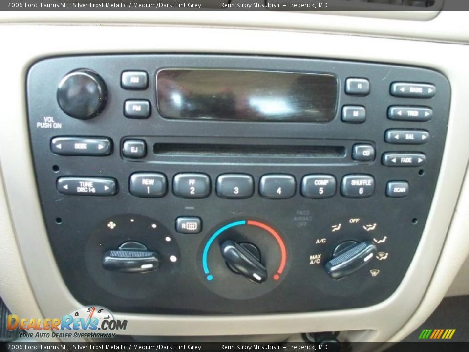 2006 Ford Taurus SE Silver Frost Metallic / Medium/Dark Flint Grey Photo #12