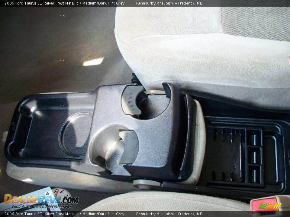 2006 Ford Taurus SE Silver Frost Metallic / Medium/Dark Flint Grey Photo #15