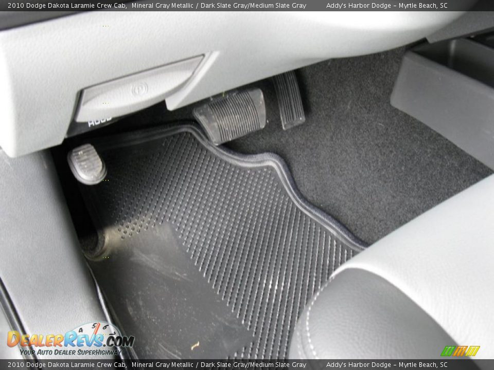 2010 Dodge Dakota Laramie Crew Cab Mineral Gray Metallic / Dark Slate Gray/Medium Slate Gray Photo #16