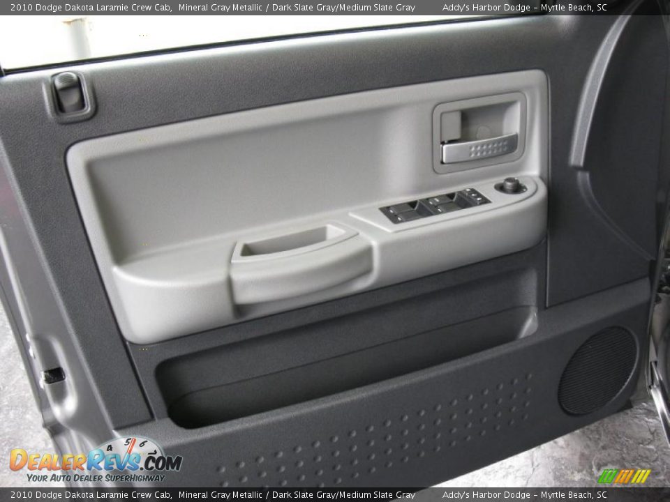 2010 Dodge Dakota Laramie Crew Cab Mineral Gray Metallic / Dark Slate Gray/Medium Slate Gray Photo #17