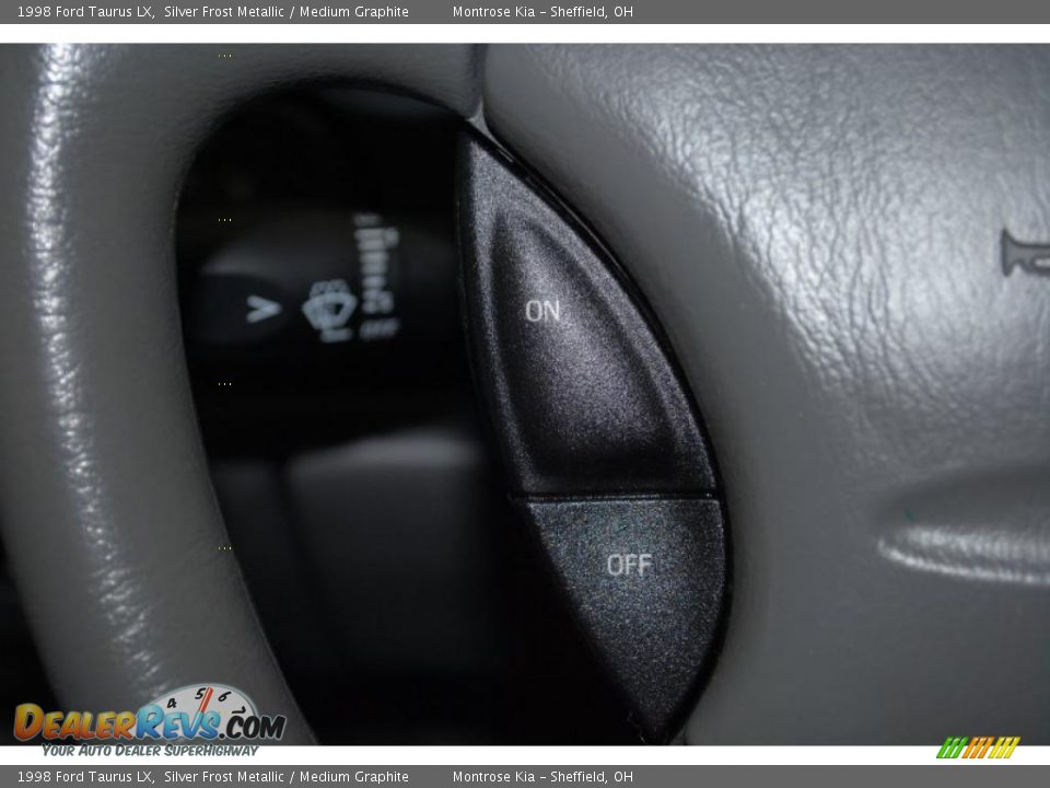 1998 Ford Taurus LX Silver Frost Metallic / Medium Graphite Photo #32