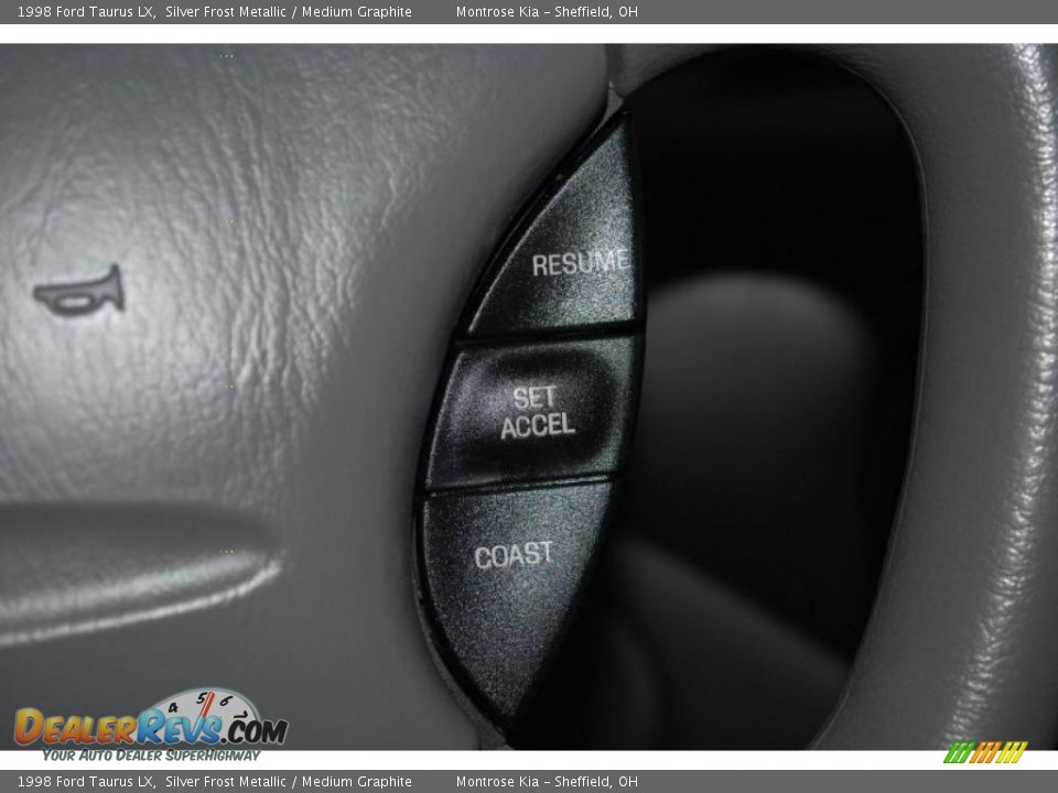 1998 Ford Taurus LX Silver Frost Metallic / Medium Graphite Photo #33