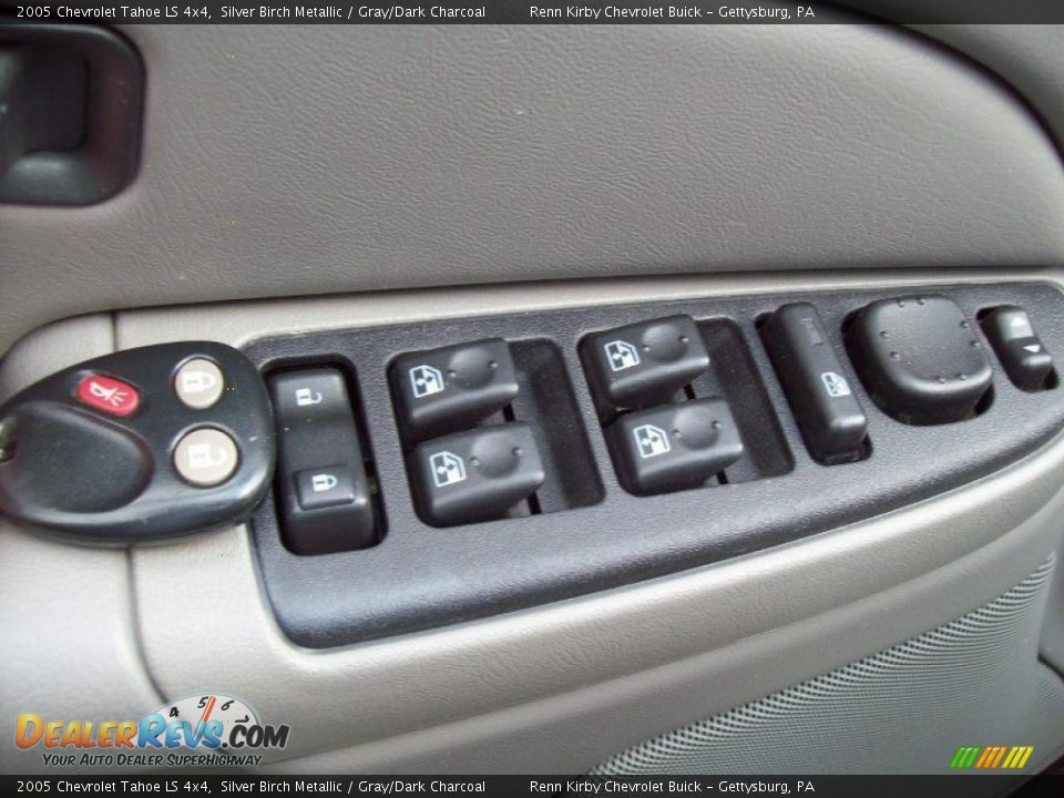 2005 Chevrolet Tahoe LS 4x4 Silver Birch Metallic / Gray/Dark Charcoal Photo #5