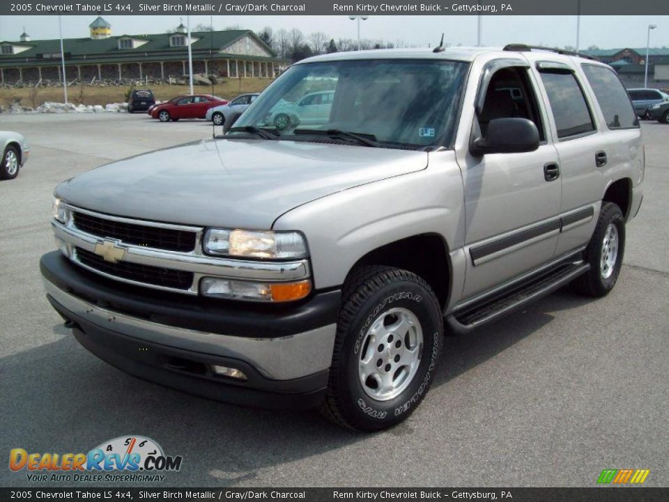 2005 Chevrolet Tahoe LS 4x4 Silver Birch Metallic / Gray/Dark Charcoal Photo #10