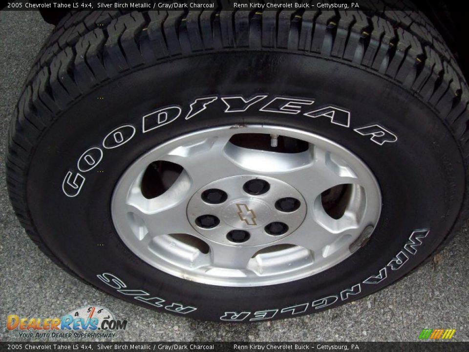 2005 Chevrolet Tahoe LS 4x4 Silver Birch Metallic / Gray/Dark Charcoal Photo #18