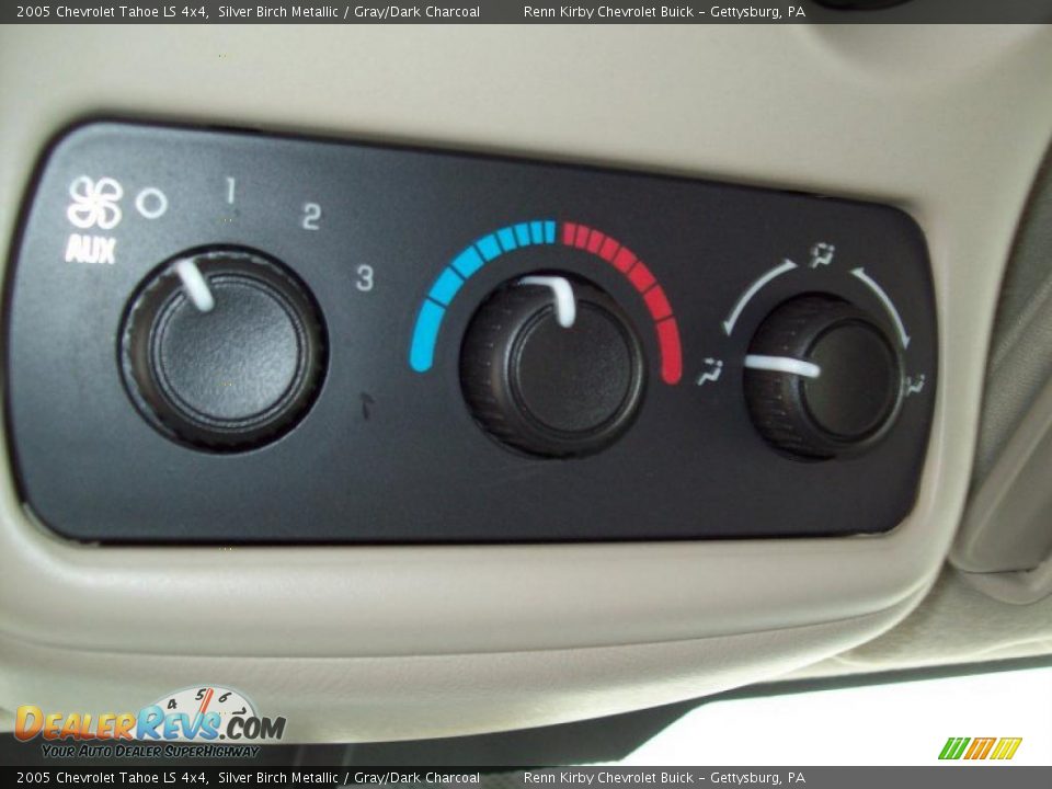 2005 Chevrolet Tahoe LS 4x4 Silver Birch Metallic / Gray/Dark Charcoal Photo #26