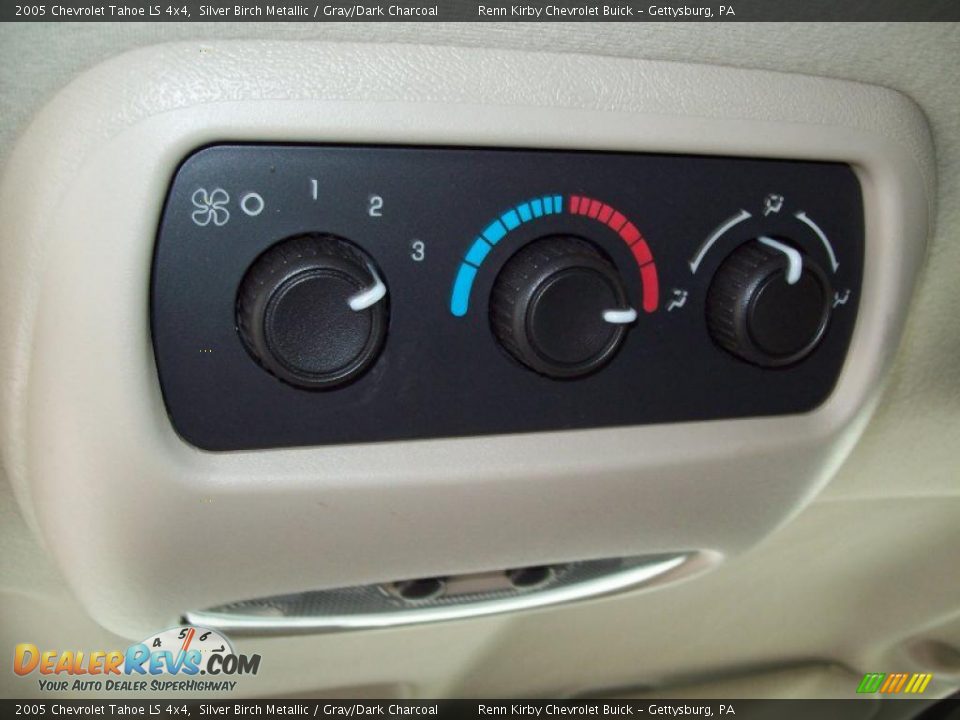 2005 Chevrolet Tahoe LS 4x4 Silver Birch Metallic / Gray/Dark Charcoal Photo #27
