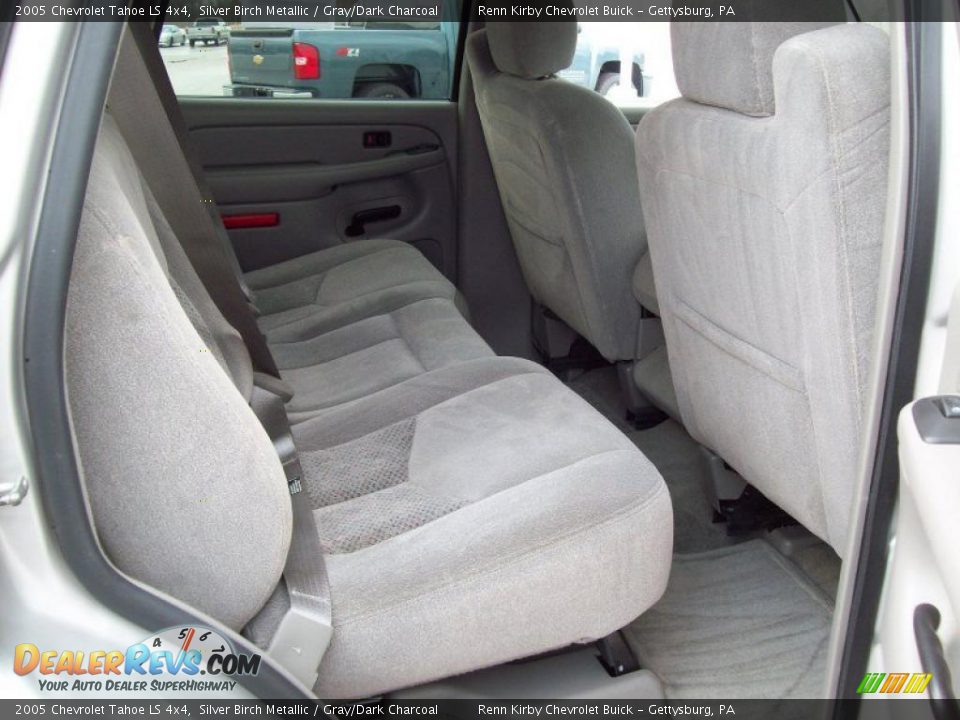 2005 Chevrolet Tahoe LS 4x4 Silver Birch Metallic / Gray/Dark Charcoal Photo #28