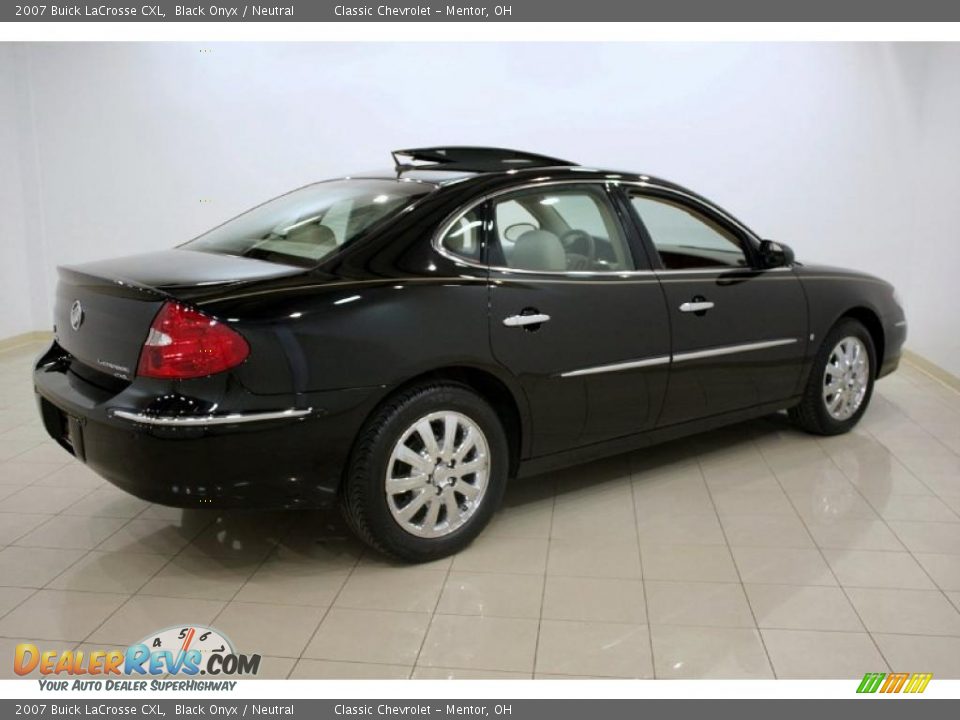 2007 Buick LaCrosse CXL Black Onyx / Neutral Photo #7