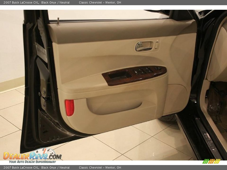 2007 Buick LaCrosse CXL Black Onyx / Neutral Photo #8