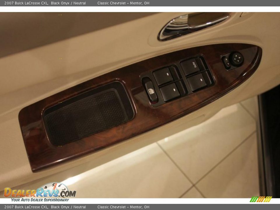 2007 Buick LaCrosse CXL Black Onyx / Neutral Photo #9