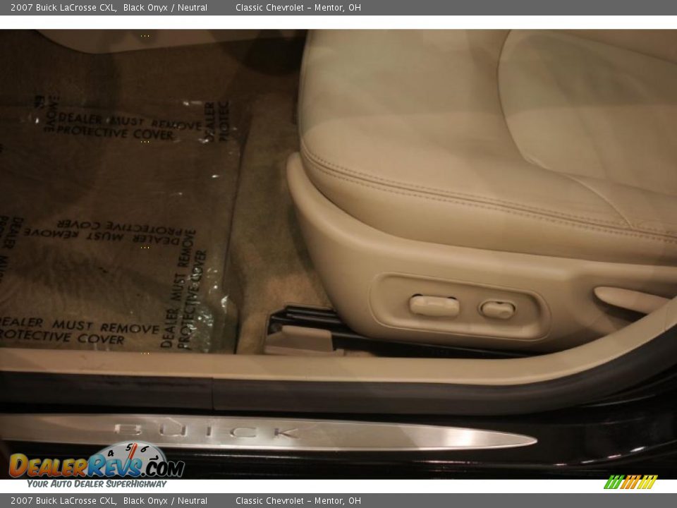 2007 Buick LaCrosse CXL Black Onyx / Neutral Photo #10