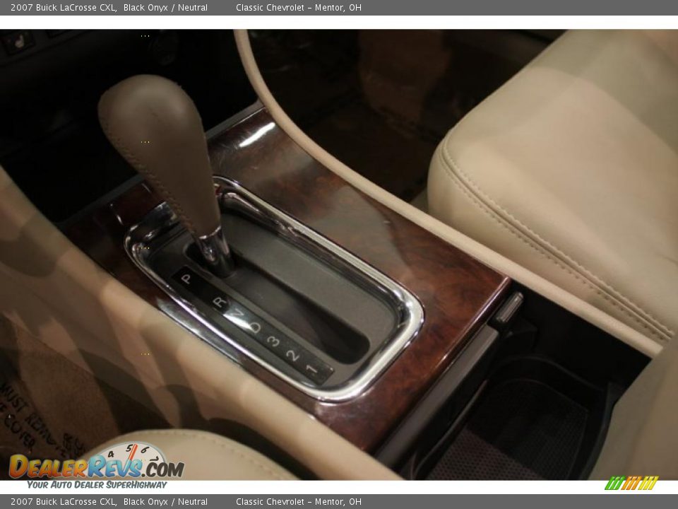 2007 Buick LaCrosse CXL Black Onyx / Neutral Photo #16
