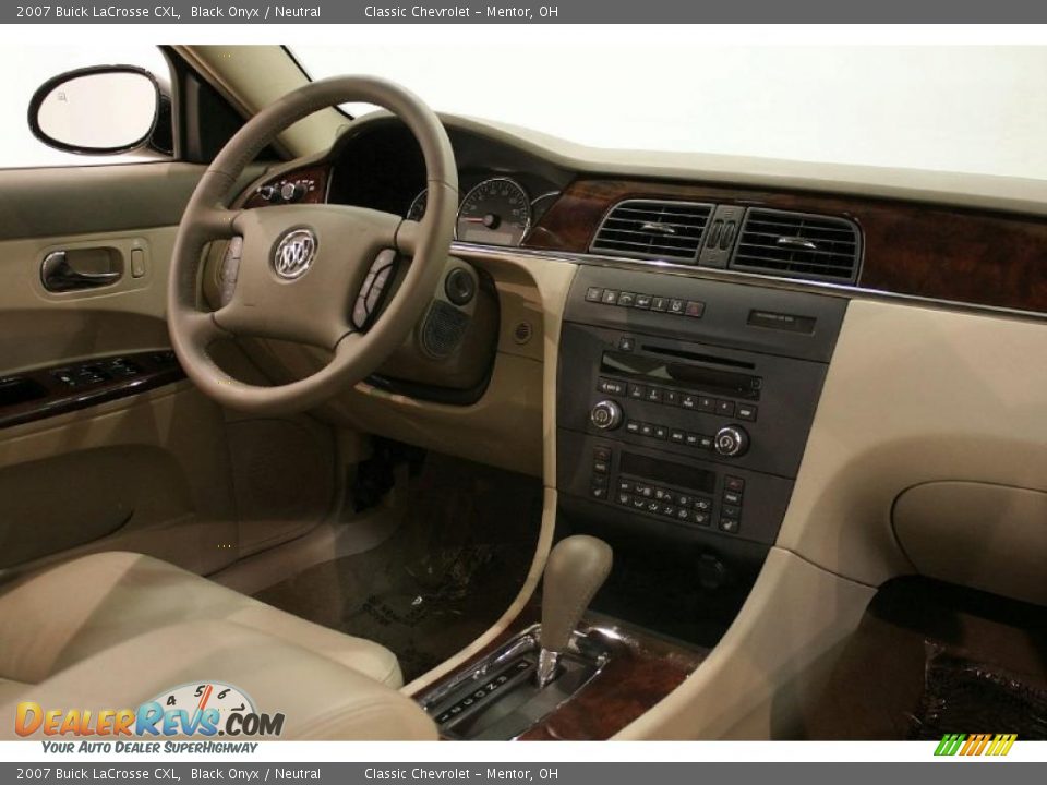 2007 Buick LaCrosse CXL Black Onyx / Neutral Photo #17
