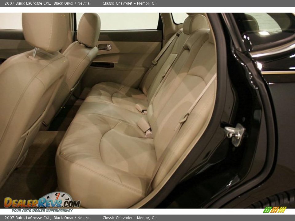 2007 Buick LaCrosse CXL Black Onyx / Neutral Photo #20