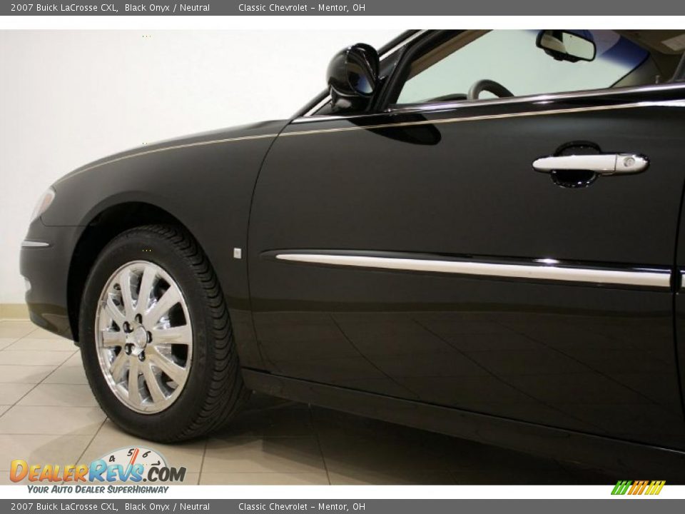 2007 Buick LaCrosse CXL Black Onyx / Neutral Photo #24