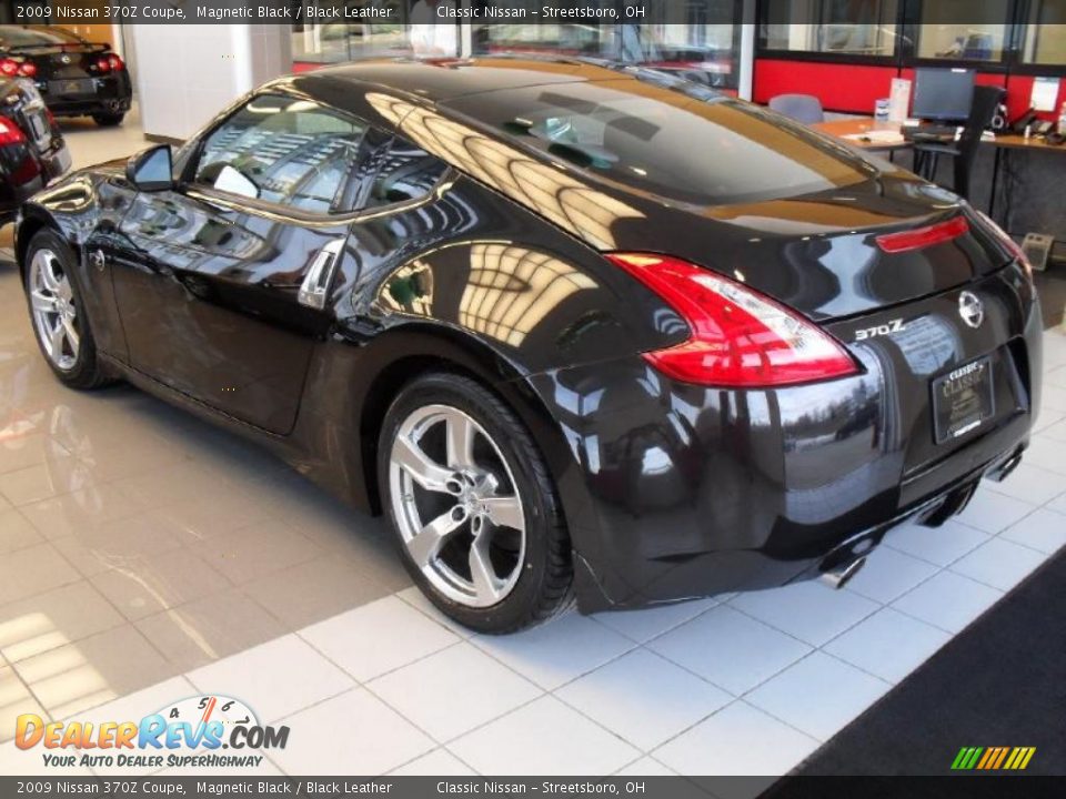 2009 Nissan 370Z Coupe Magnetic Black / Black Leather Photo #2