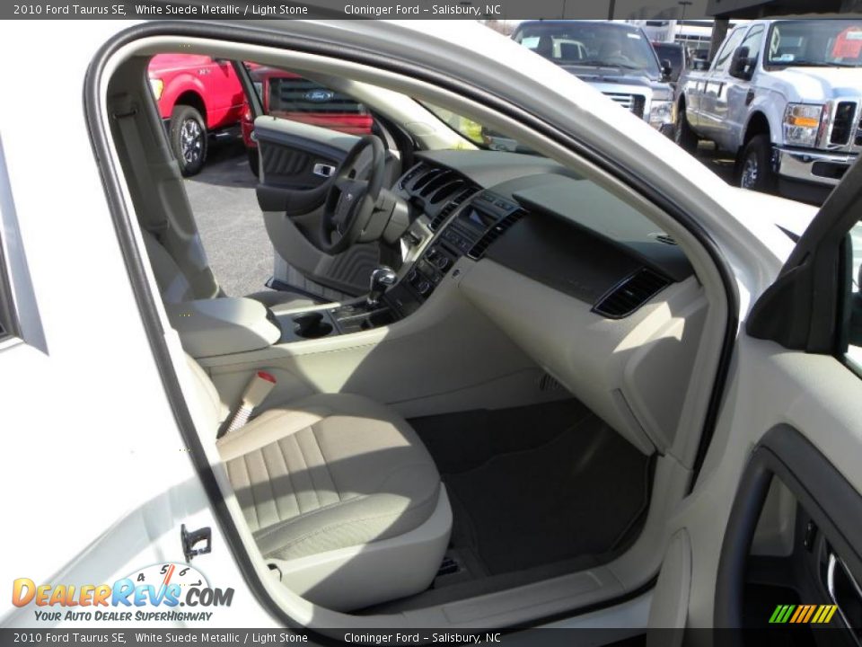2010 Ford Taurus SE White Suede Metallic / Light Stone Photo #11