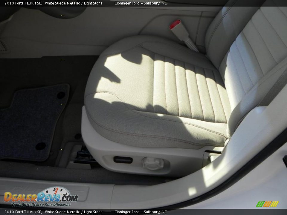 2010 Ford Taurus SE White Suede Metallic / Light Stone Photo #15