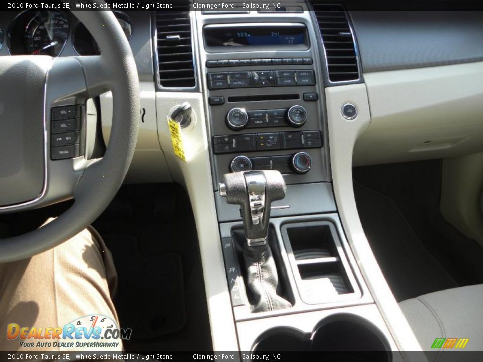2010 Ford Taurus SE White Suede Metallic / Light Stone Photo #21