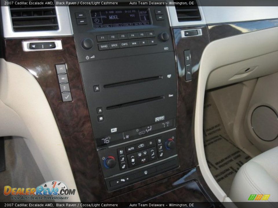 2007 Cadillac Escalade AWD Black Raven / Cocoa/Light Cashmere Photo #17