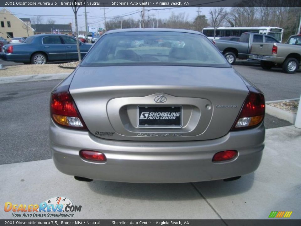 2001 Oldsmobile Aurora 3.5 Bronze Mist / Neutral Photo #4