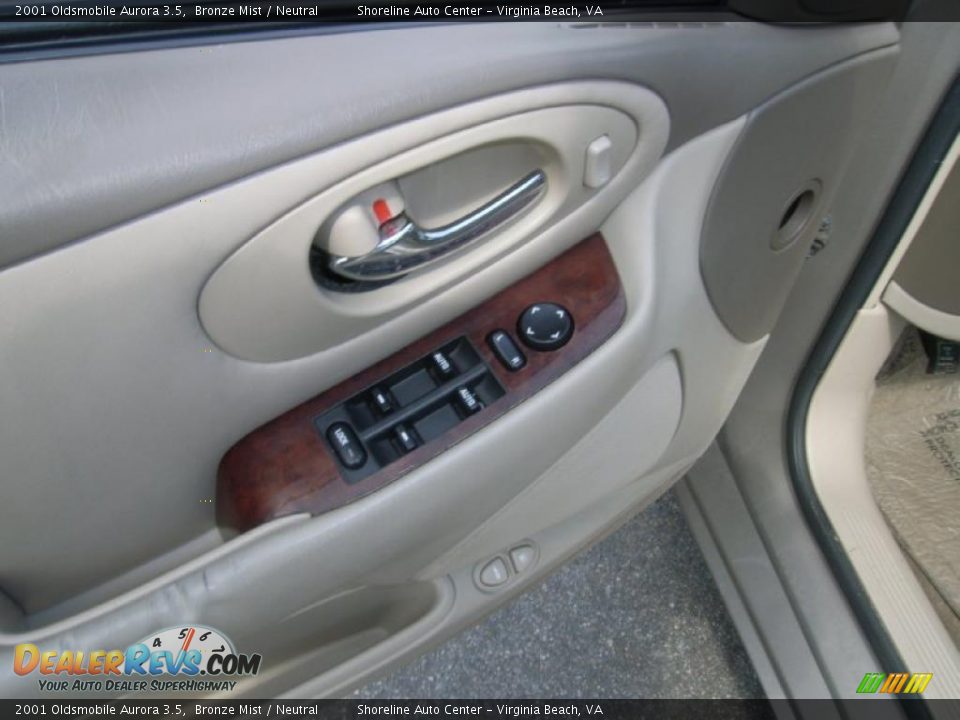 2001 Oldsmobile Aurora 3.5 Bronze Mist / Neutral Photo #13