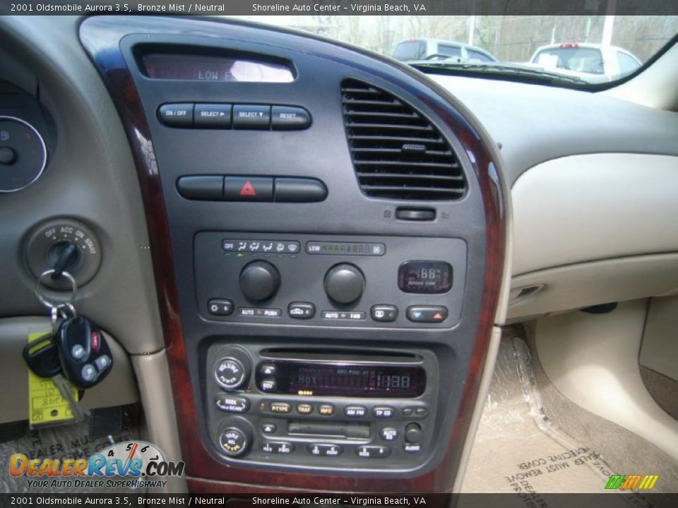 2001 Oldsmobile Aurora 3.5 Bronze Mist / Neutral Photo #15