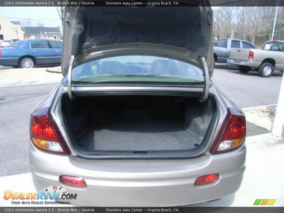 2001 Oldsmobile Aurora 3.5 Bronze Mist / Neutral Photo #19