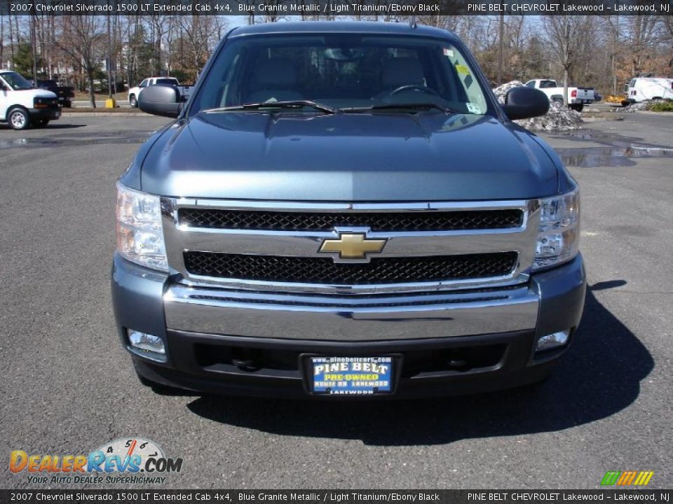 2007 Chevrolet Silverado 1500 LT Extended Cab 4x4 Blue Granite Metallic / Light Titanium/Ebony Black Photo #2