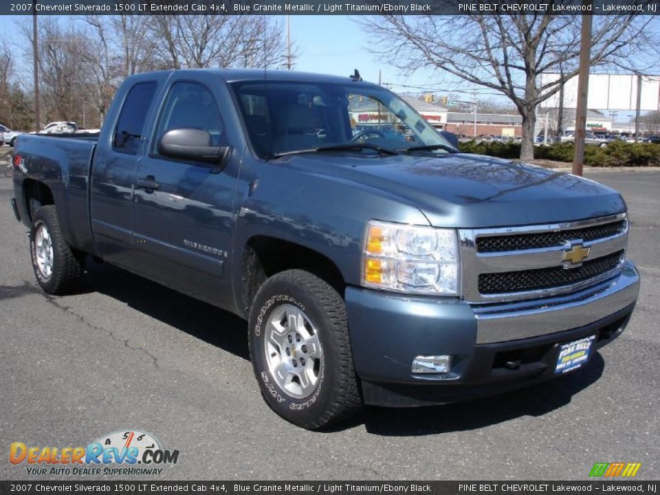 2007 Chevrolet Silverado 1500 LT Extended Cab 4x4 Blue Granite Metallic / Light Titanium/Ebony Black Photo #3
