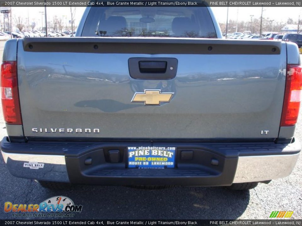 2007 Chevrolet Silverado 1500 LT Extended Cab 4x4 Blue Granite Metallic / Light Titanium/Ebony Black Photo #5
