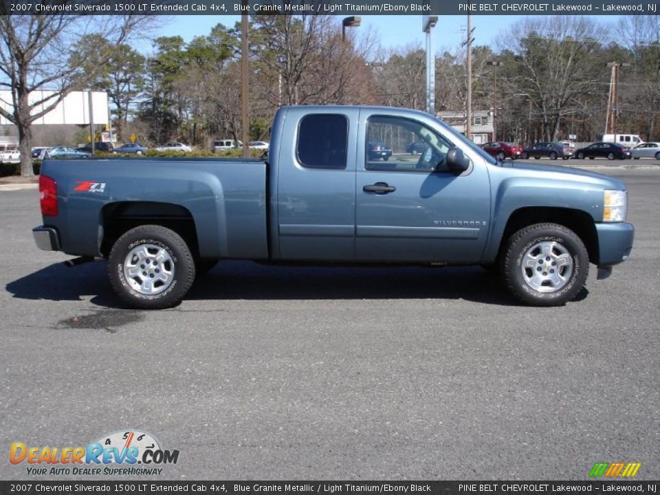 2007 Chevrolet Silverado 1500 LT Extended Cab 4x4 Blue Granite Metallic / Light Titanium/Ebony Black Photo #7