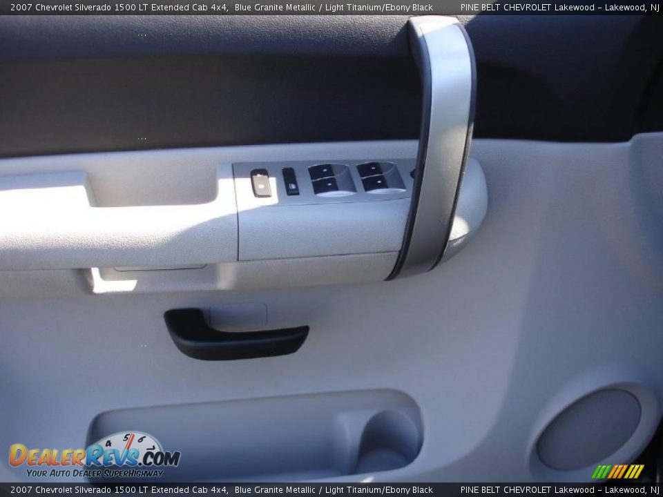 2007 Chevrolet Silverado 1500 LT Extended Cab 4x4 Blue Granite Metallic / Light Titanium/Ebony Black Photo #10